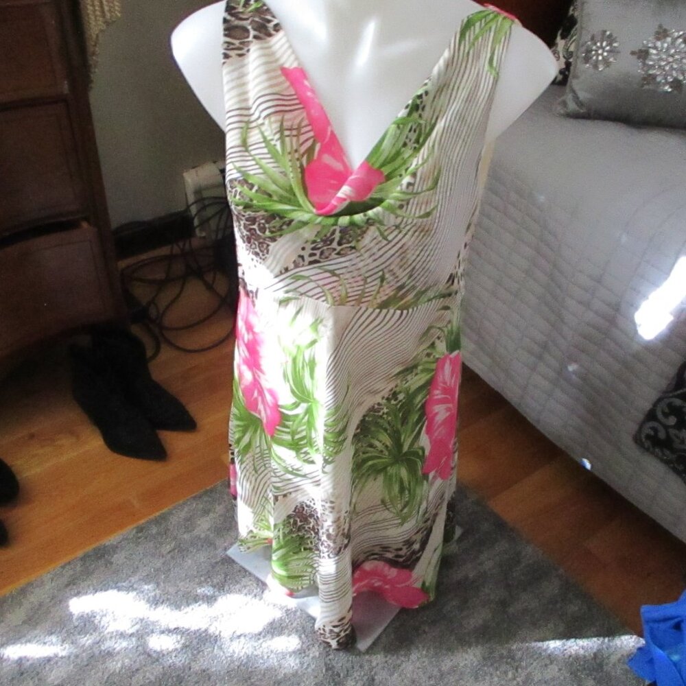nwot sheri Martin new yorrk sz 12 floral dres with cowl neck stunning